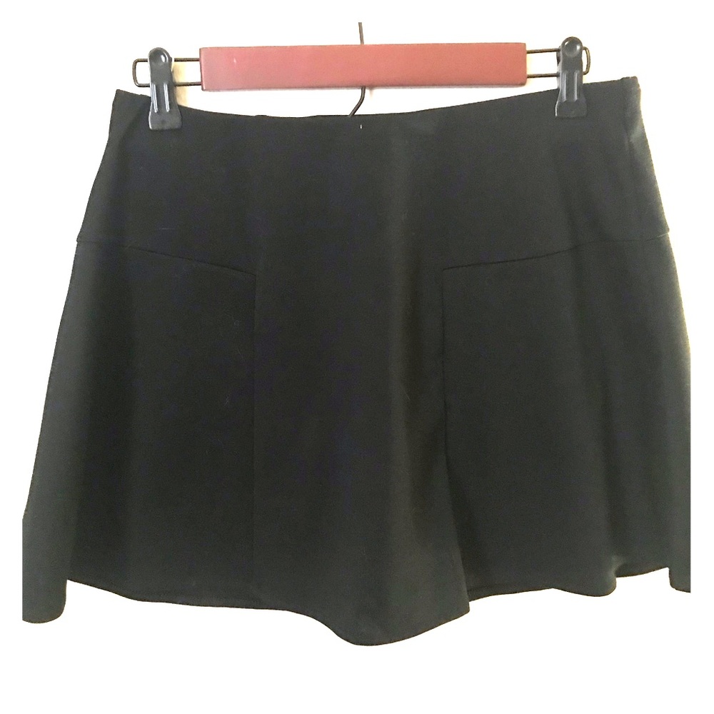 Gap skirt